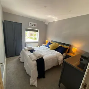 Stylish 1st Floor Flat Free Parking 2mins From Junction 48a1m Boroughbridge
